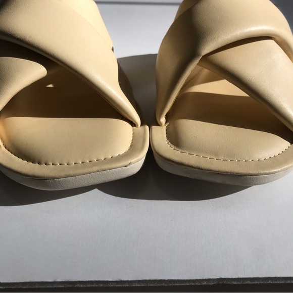 A New Day Daisy Crossband Slide Sandals Tan Cream Comfort Size 5.5 - Picture 13 of 17